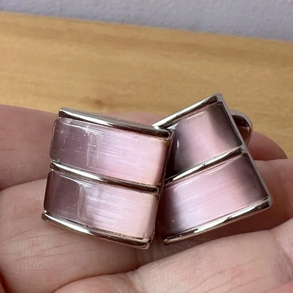 DONALD TRUMP SIGNATURE COLLECTION PINK CAT’S EYE GLASS CUFFLINKS SILVERTONE RARE